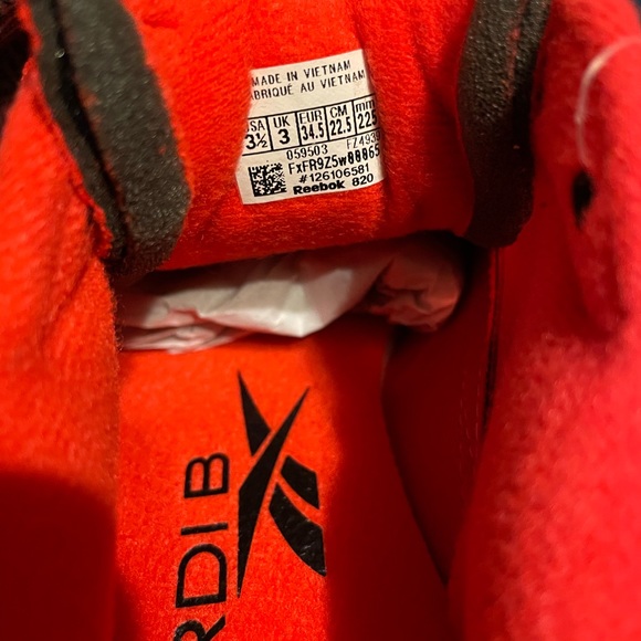 Cardi B Reebok 3.5Y - Picture 5 of 5